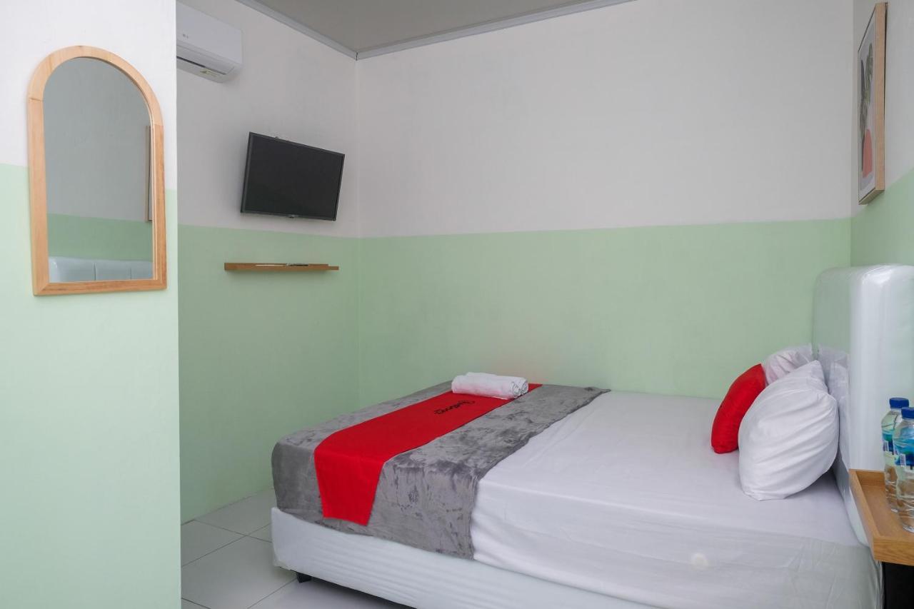 Reddoorz Near Tugu Kartasura Hotel Sukoharjo Buitenkant foto