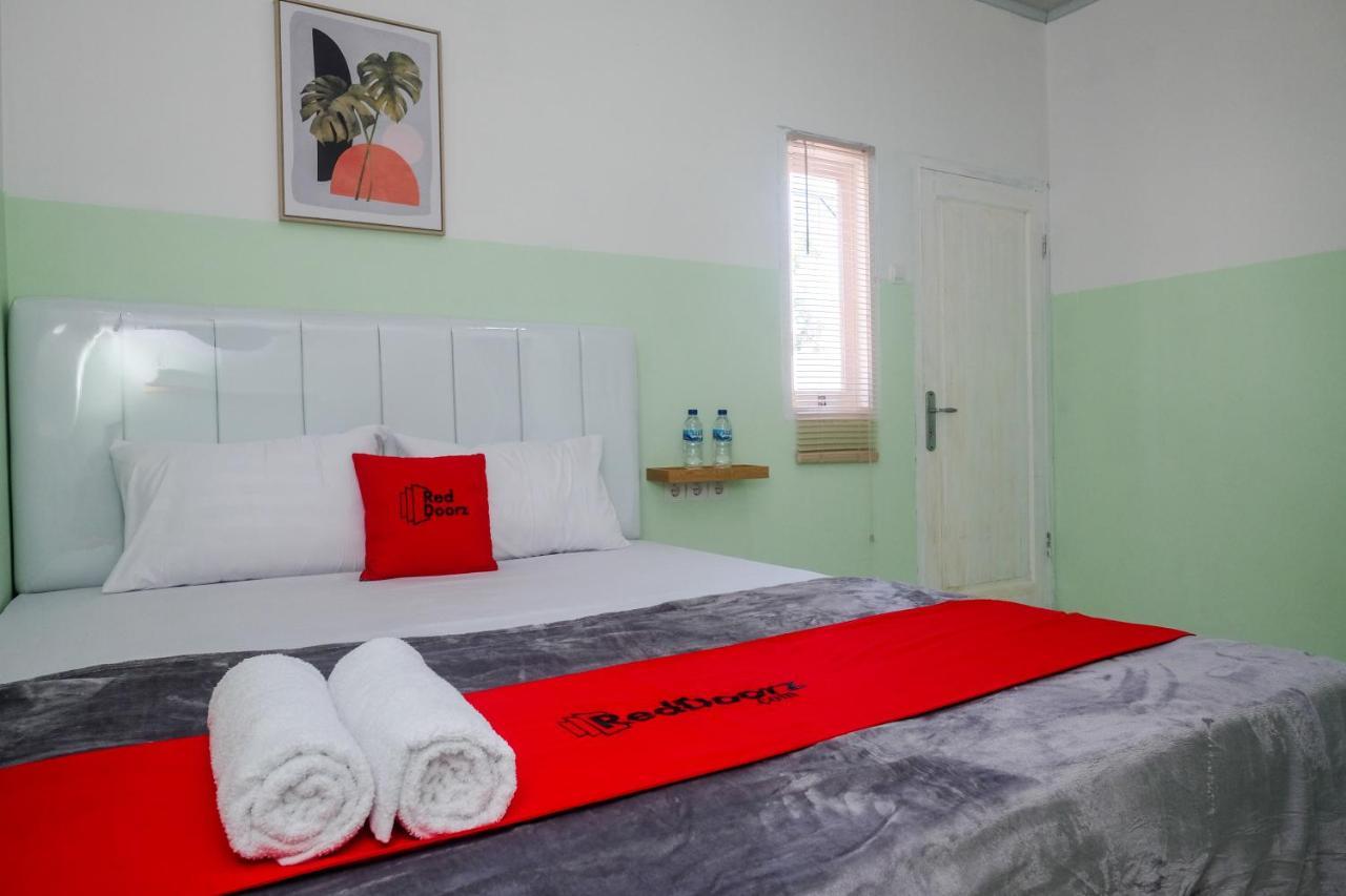 Reddoorz Near Tugu Kartasura Hotel Sukoharjo Buitenkant foto
